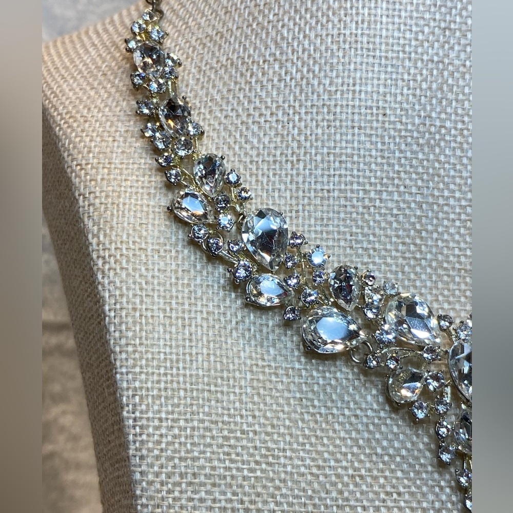 Vintage Rhinestone Bib Necklace Silver Tone 16-18” Multiple Shapes & Size stones - Picture 9 of 17